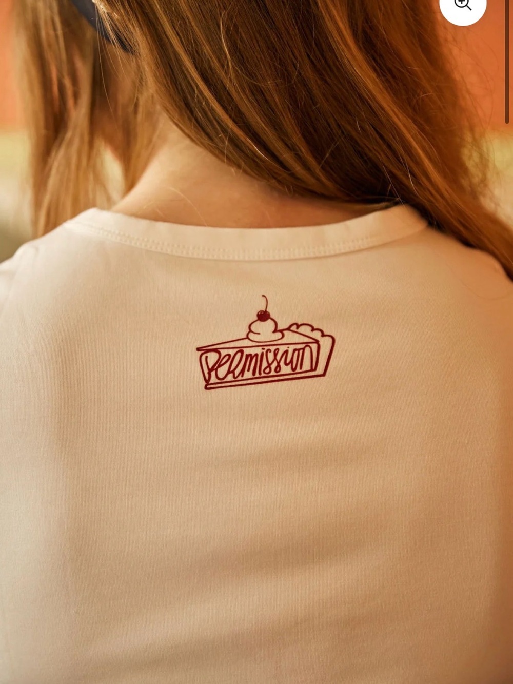 À LA SPORT MODE White Graphic Crop Tee - Picture 3 of 3